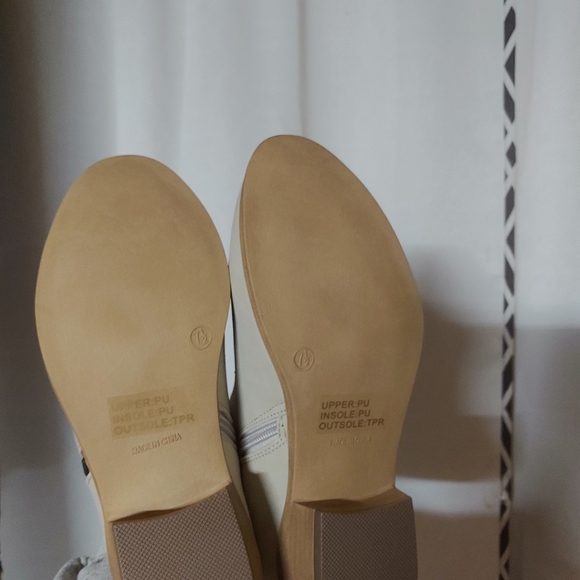 Journee Collection Ankle Boots - 7.5 - Picture 6 of 9